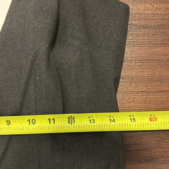 Ann Taylor like new Dress, lined and very stylish! - Picture 6 of 7